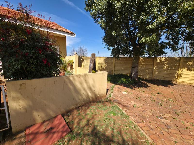 2 Bedroom Property for Sale in Kookrus Gauteng