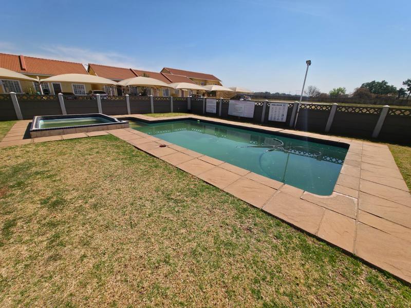 2 Bedroom Property for Sale in Kookrus Gauteng