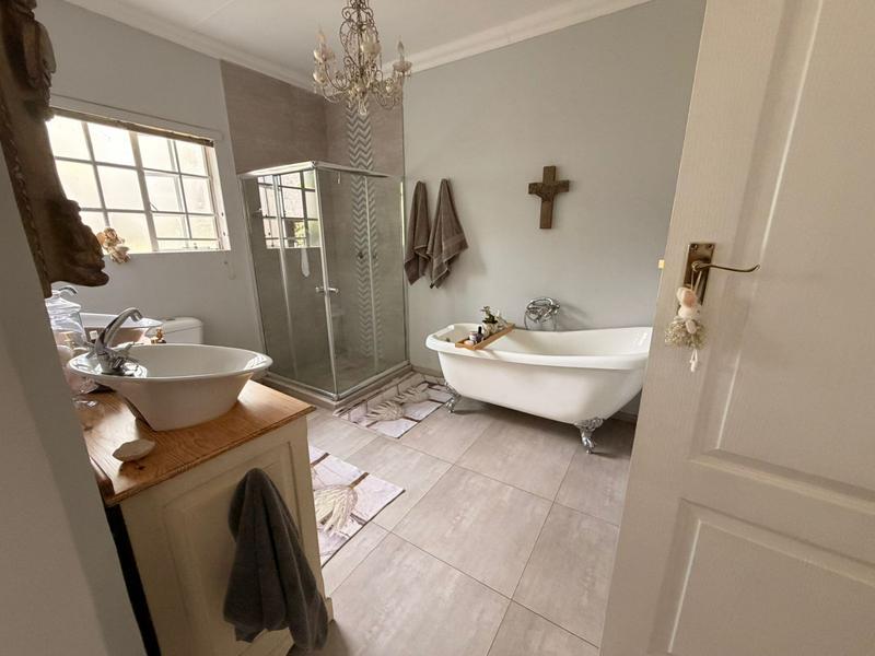 4 Bedroom Property for Sale in Three Rivers East Gauteng
