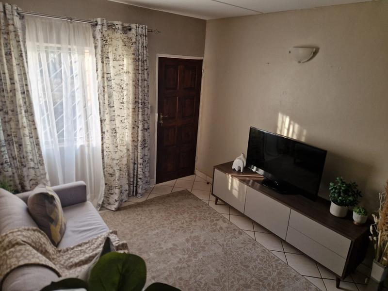 2 Bedroom Property for Sale in Protea Glen Gauteng