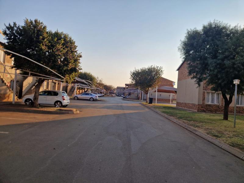 2 Bedroom Property for Sale in Protea Glen Gauteng