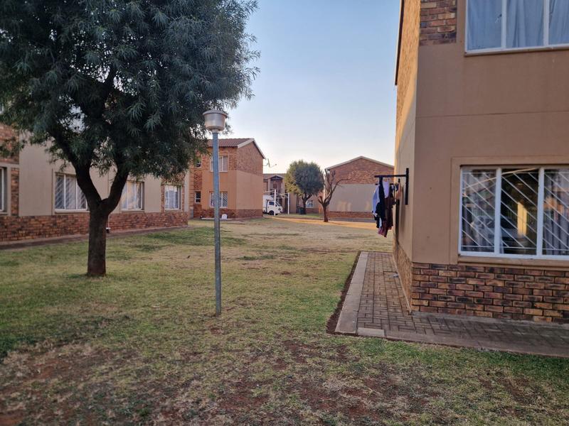 2 Bedroom Property for Sale in Protea Glen Gauteng