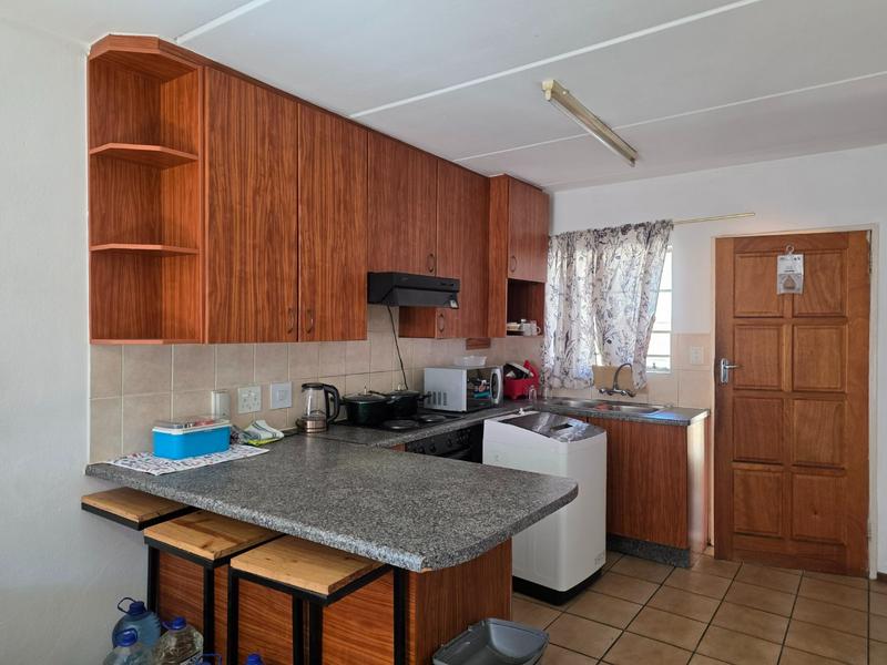 To Let 2 Bedroom Property for Rent in Kenmare Gauteng