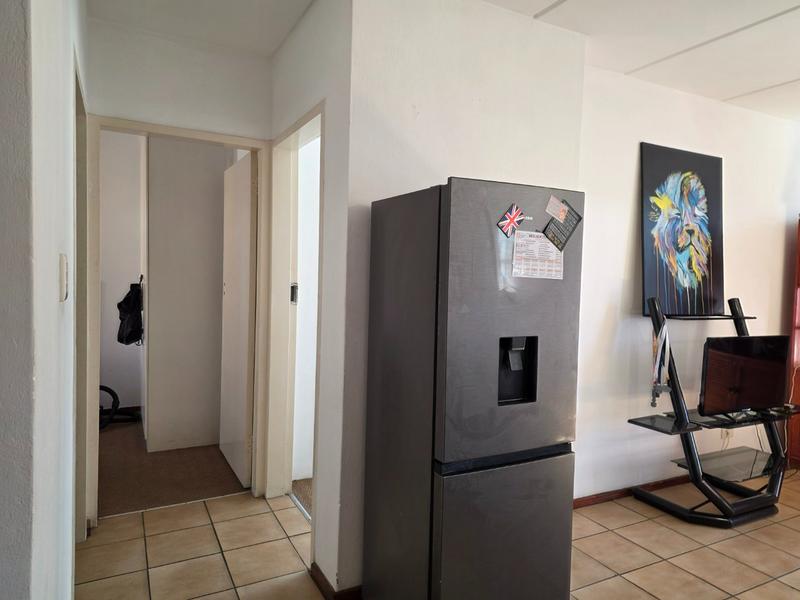 To Let 2 Bedroom Property for Rent in Kenmare Gauteng