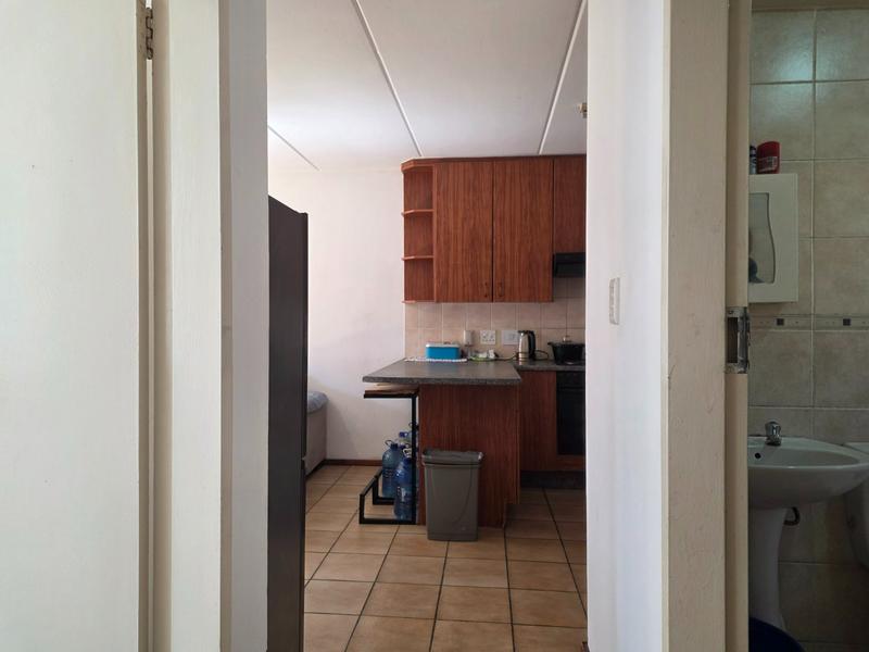 To Let 2 Bedroom Property for Rent in Kenmare Gauteng