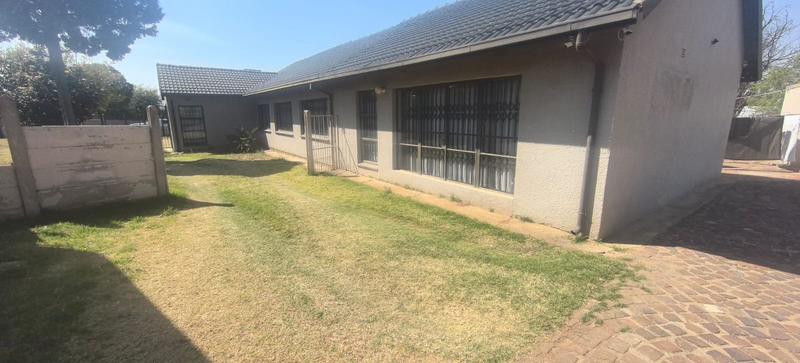 4 Bedroom Property for Sale in Witpoortjie Gauteng