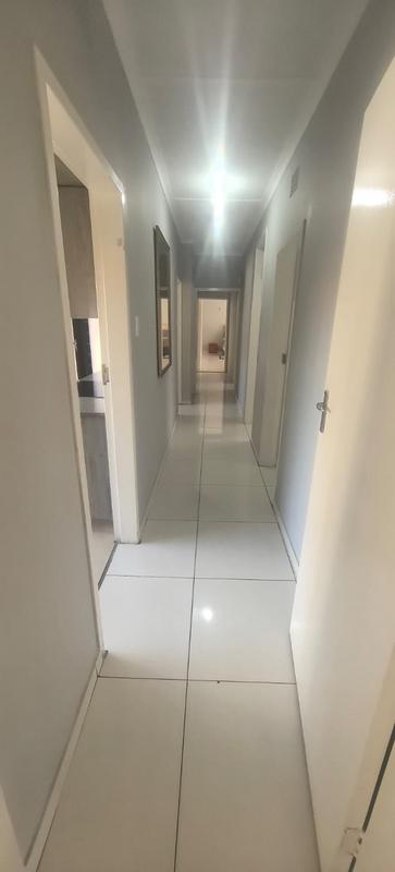 4 Bedroom Property for Sale in Witpoortjie Gauteng