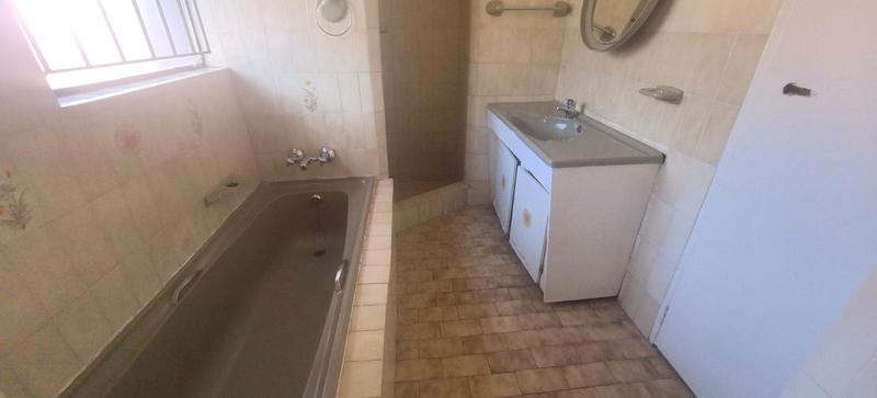 4 Bedroom Property for Sale in Witpoortjie Gauteng
