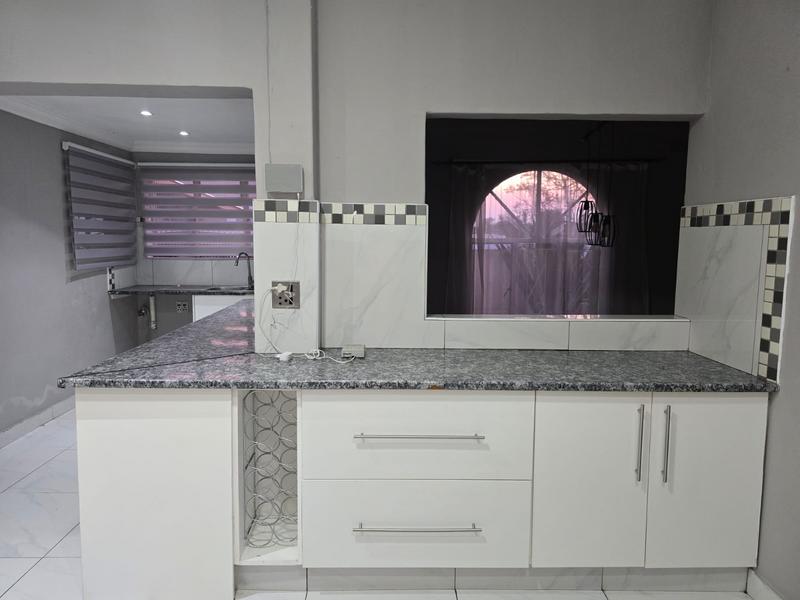 To Let 4 Bedroom Property for Rent in Glen Marais Gauteng