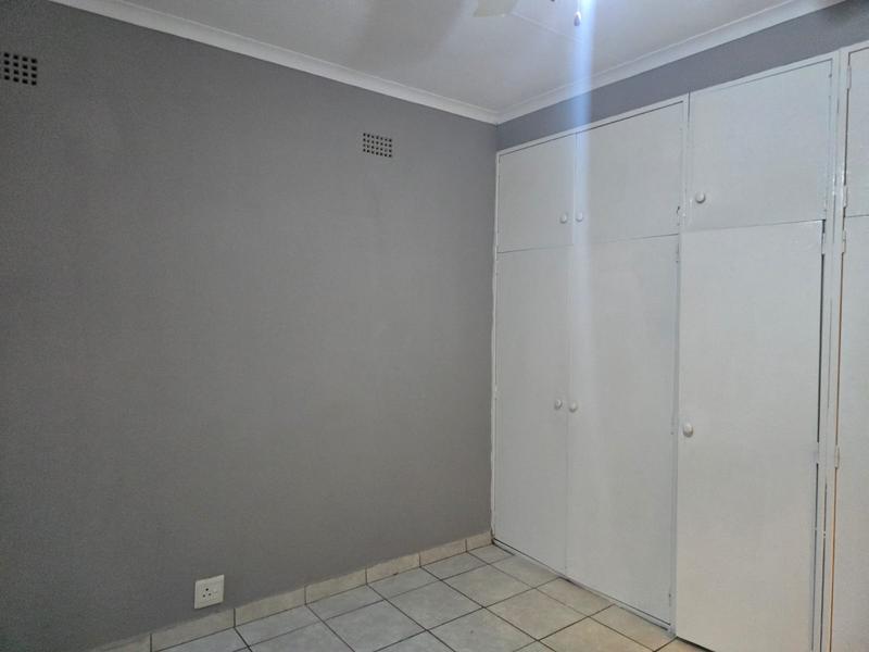 To Let 4 Bedroom Property for Rent in Glen Marais Gauteng