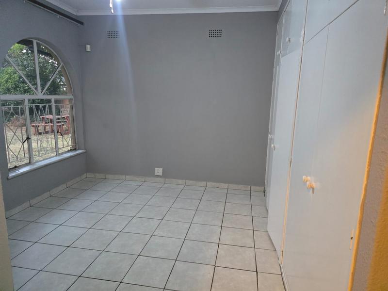 To Let 4 Bedroom Property for Rent in Glen Marais Gauteng