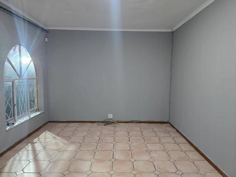 To Let 4 Bedroom Property for Rent in Glen Marais Gauteng