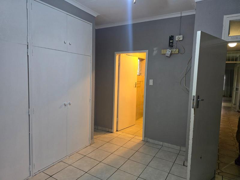 To Let 4 Bedroom Property for Rent in Glen Marais Gauteng