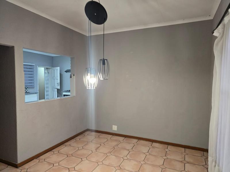 To Let 4 Bedroom Property for Rent in Glen Marais Gauteng