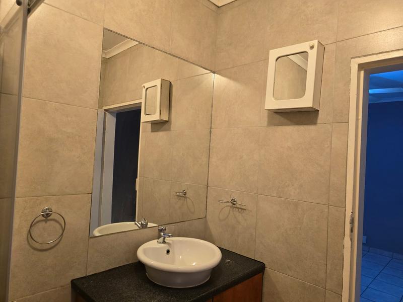 To Let 4 Bedroom Property for Rent in Glen Marais Gauteng