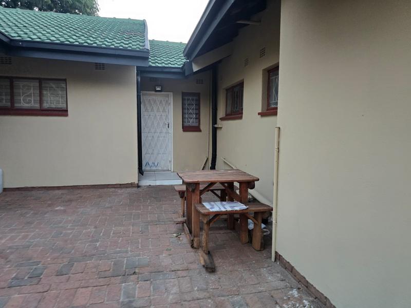 To Let 4 Bedroom Property for Rent in Glen Marais Gauteng
