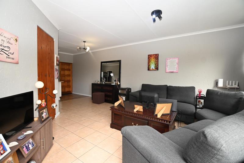 To Let 1 Bedroom Property for Rent in Paulshof Gauteng