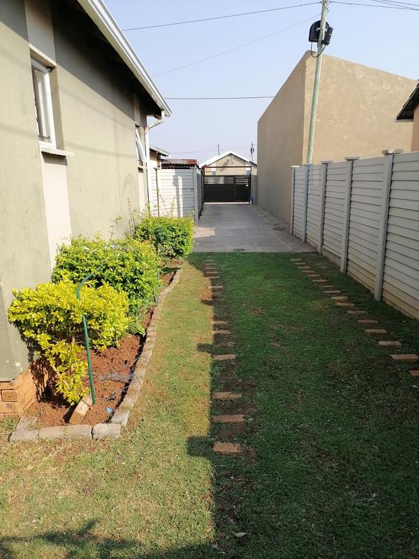 To Let 2 Bedroom Property for Rent in Savanna City Gauteng