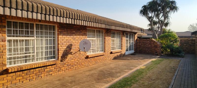To Let 2 Bedroom Property for Rent in Norton Park Gauteng