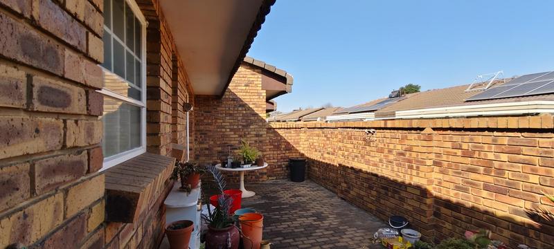 To Let 2 Bedroom Property for Rent in Norton Park Gauteng