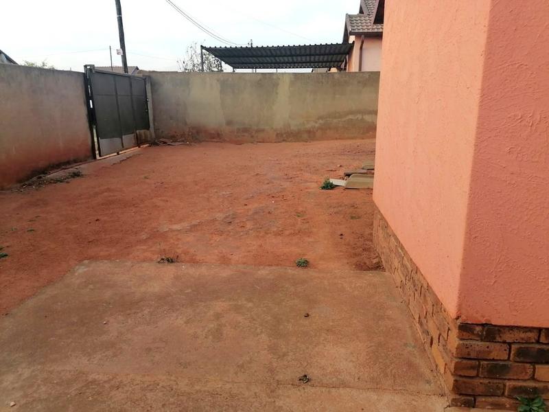 2 Bedroom Property for Sale in Bram Fischerville Gauteng