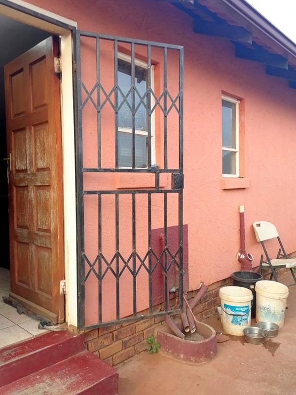 2 Bedroom Property for Sale in Bram Fischerville Gauteng