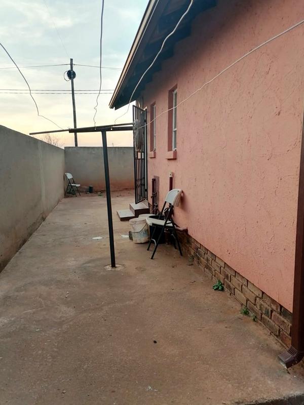 2 Bedroom Property for Sale in Bram Fischerville Gauteng