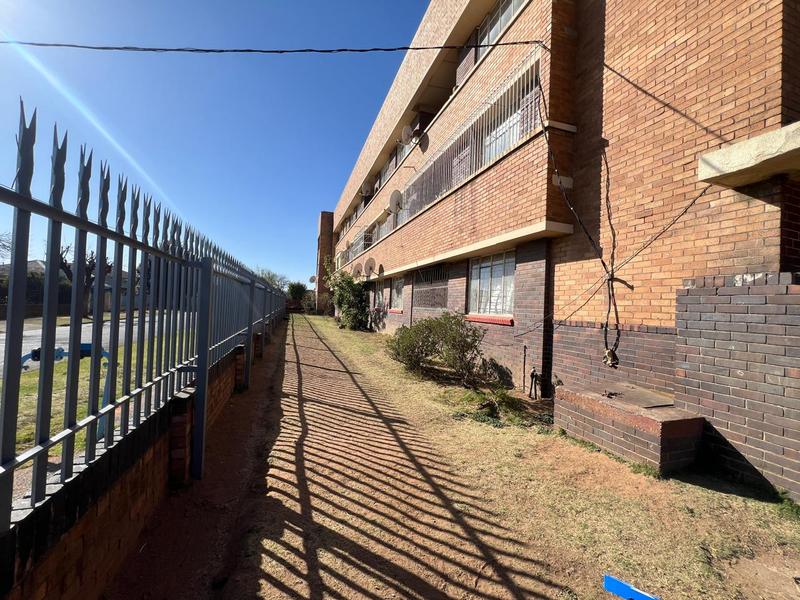 1 Bedroom Property for Sale in Kenilworth Gauteng