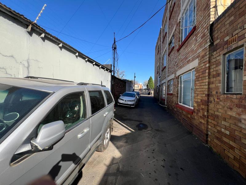 1 Bedroom Property for Sale in Kenilworth Gauteng