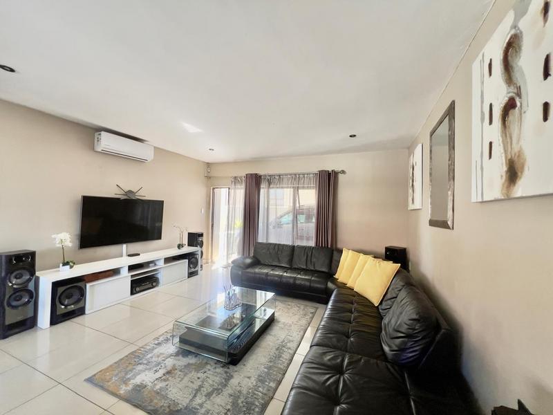 5 Bedroom Property for Sale in Alveda Park Gauteng