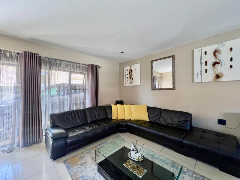 5 Bedroom Property for Sale in Alveda Park Gauteng