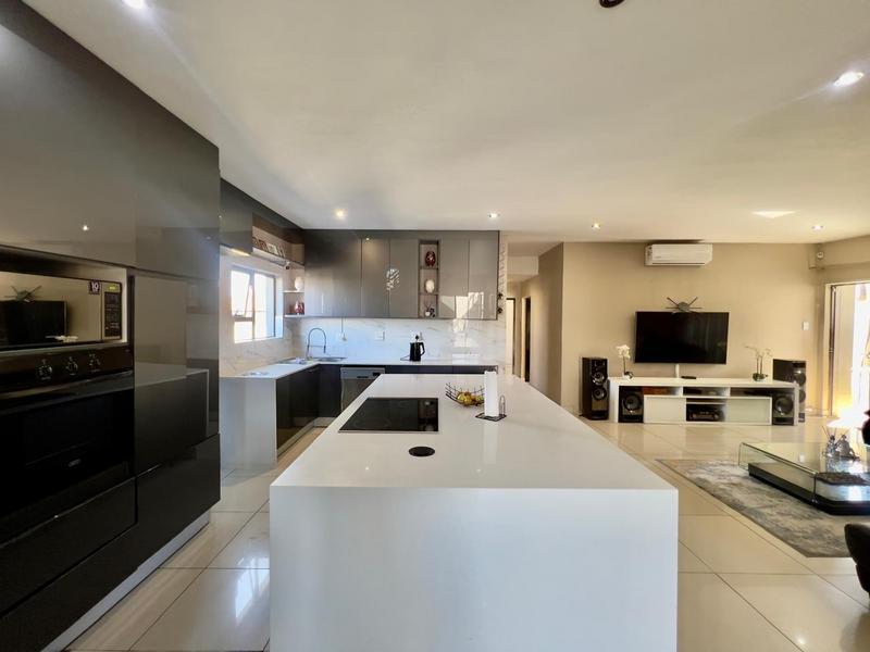 5 Bedroom Property for Sale in Alveda Park Gauteng