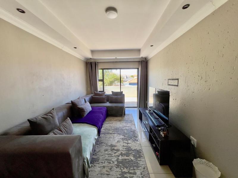 5 Bedroom Property for Sale in Alveda Park Gauteng