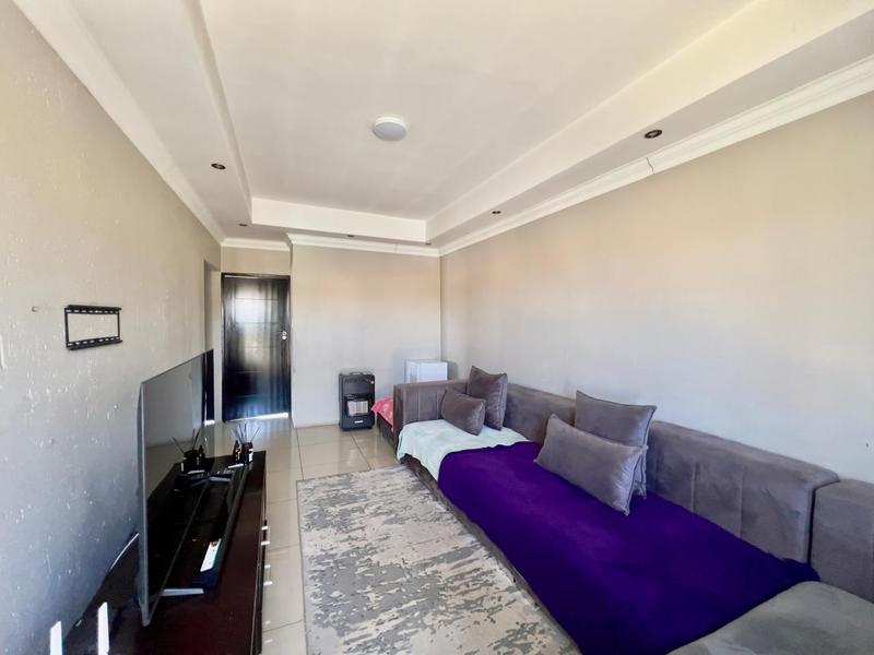 5 Bedroom Property for Sale in Alveda Park Gauteng