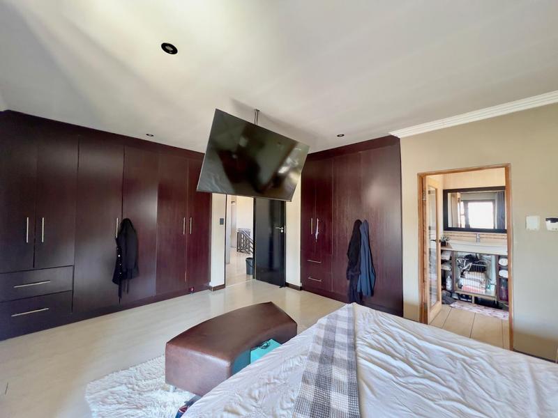 5 Bedroom Property for Sale in Alveda Park Gauteng
