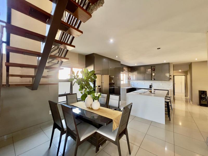 5 Bedroom Property for Sale in Alveda Park Gauteng