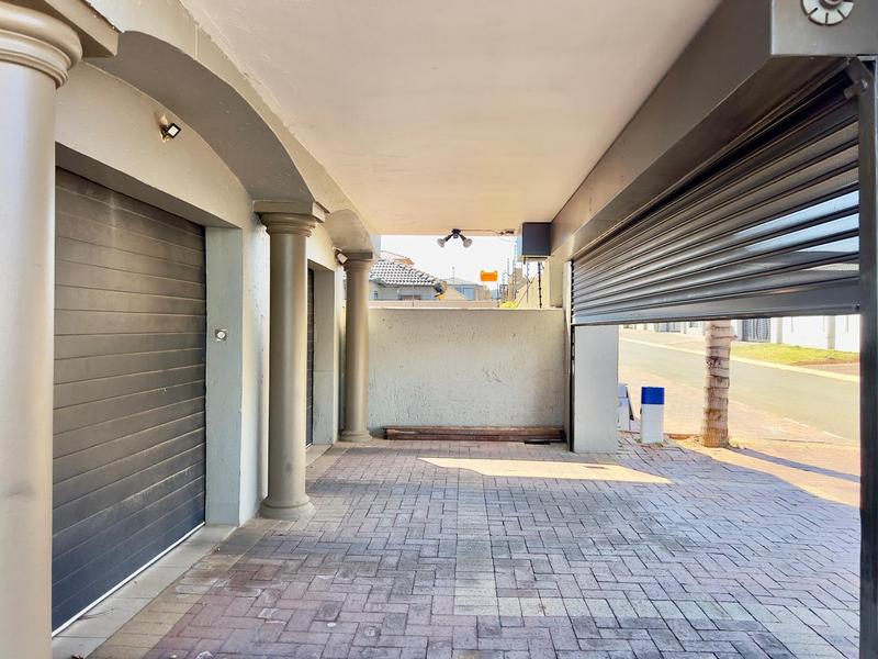 5 Bedroom Property for Sale in Alveda Park Gauteng