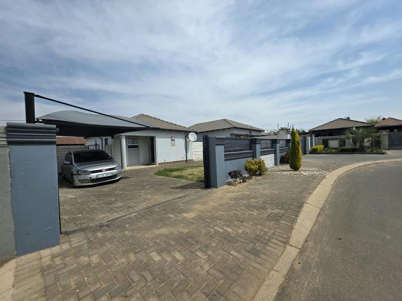 3 Bedroom Property for Sale in Crystal Park Gauteng