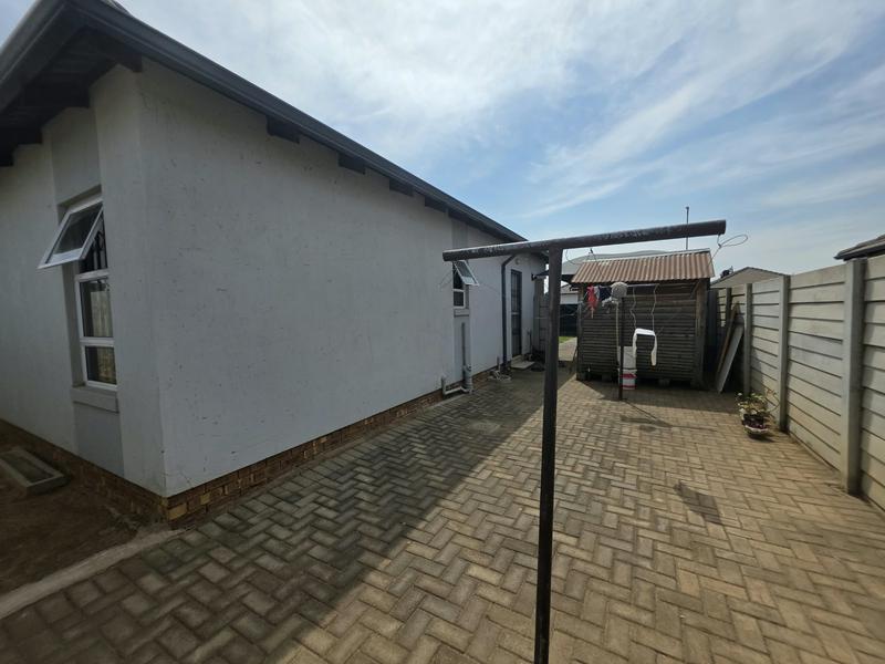 3 Bedroom Property for Sale in Crystal Park Gauteng