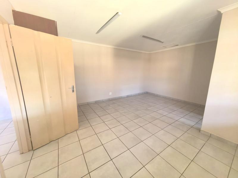 To Let 1 Bedroom Property for Rent in Edenvale Gauteng