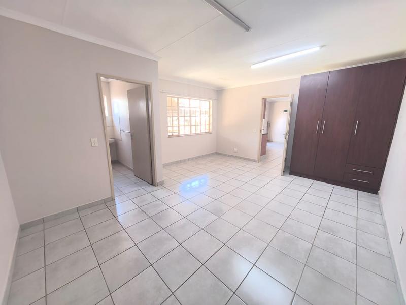 To Let 1 Bedroom Property for Rent in Edenvale Gauteng