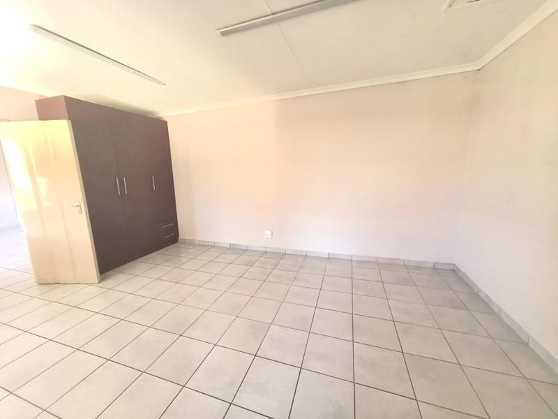 To Let 1 Bedroom Property for Rent in Edenvale Gauteng