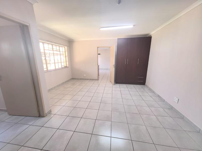 To Let 1 Bedroom Property for Rent in Edenvale Gauteng