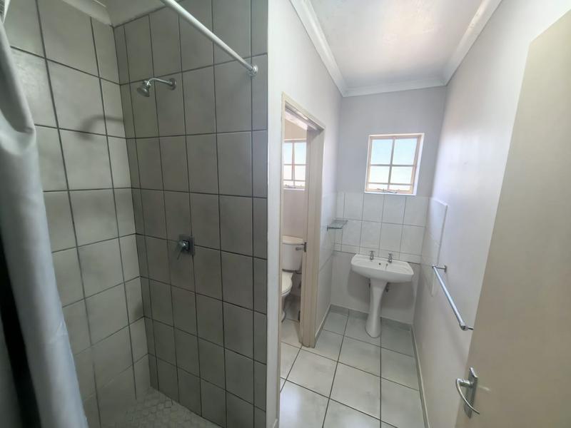 To Let 1 Bedroom Property for Rent in Edenvale Gauteng