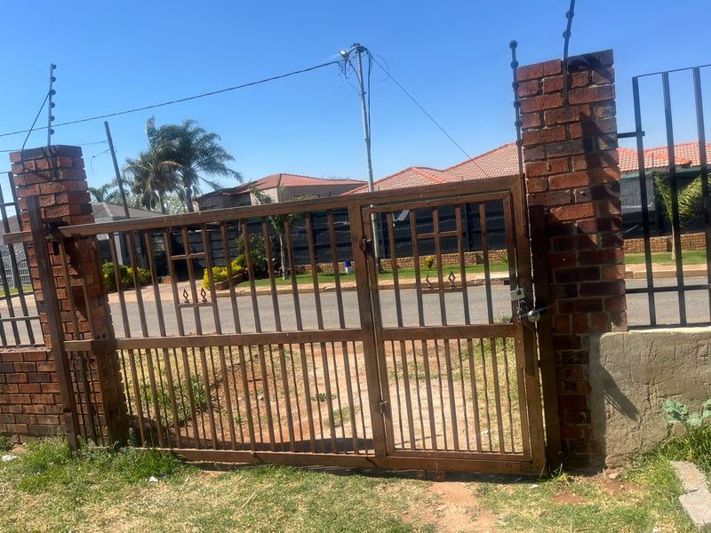 10 Bedroom Property for Sale in Roodepoort North Gauteng