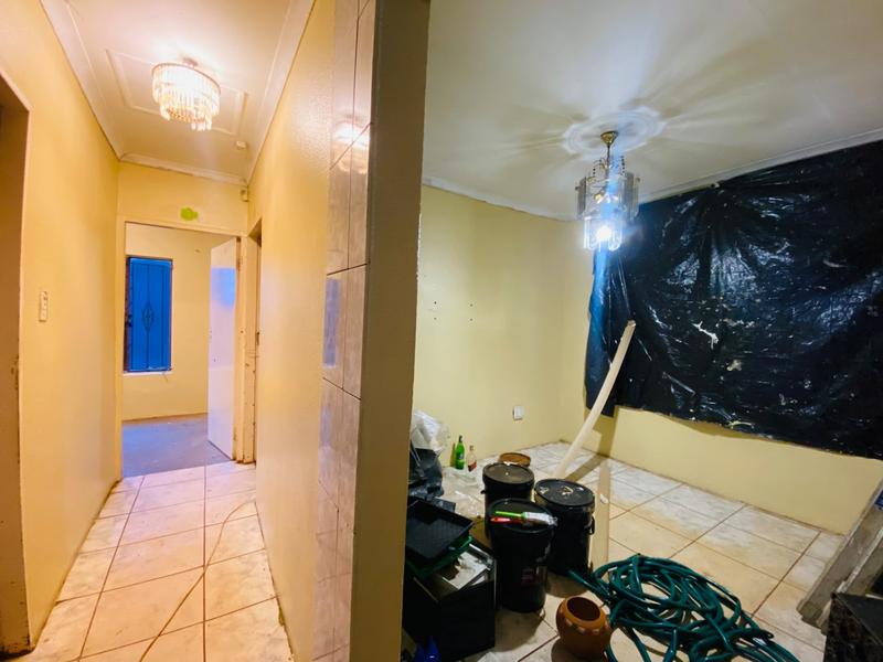 2 Bedroom Property for Sale in Protea Glen Gauteng