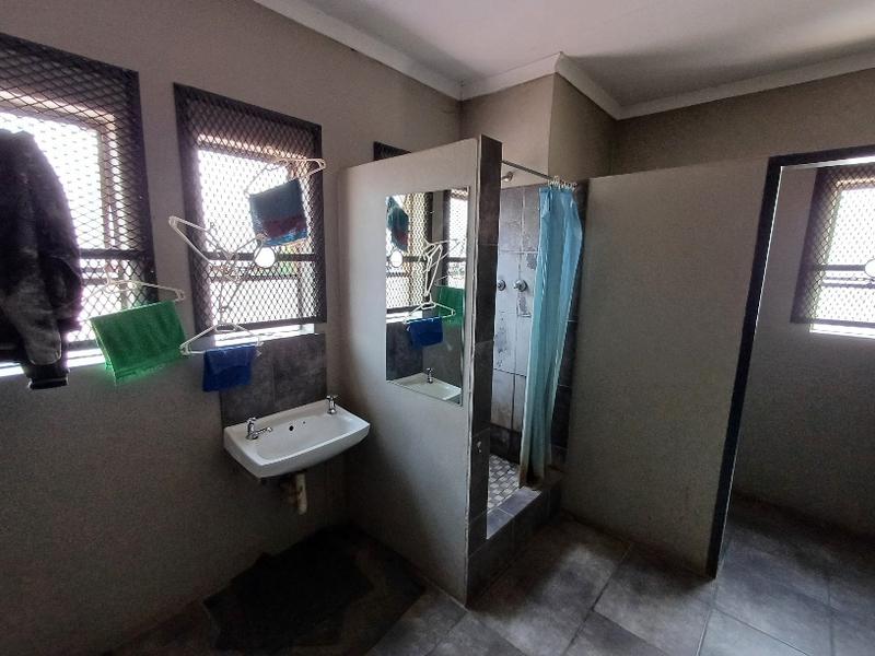 To Let Commercial Property for Rent in Hennopspark Gauteng