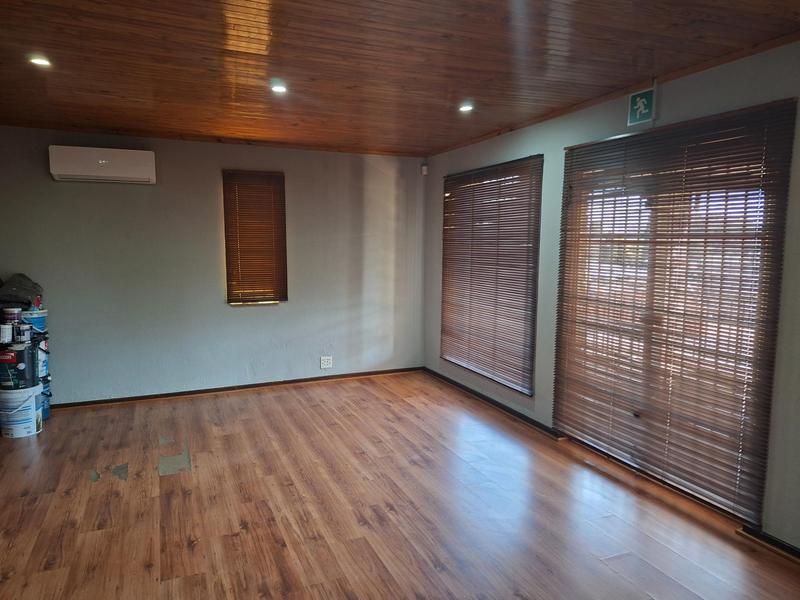 To Let Commercial Property for Rent in Doornkloof Gauteng