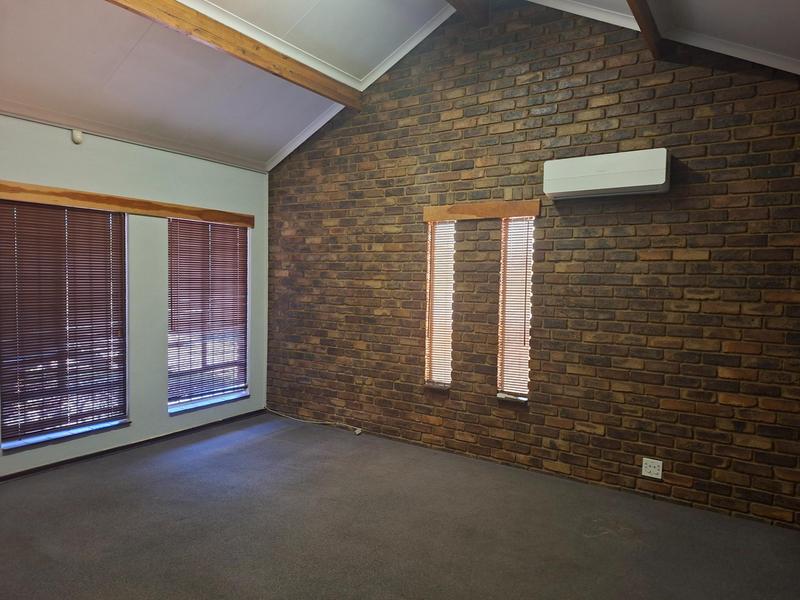 To Let Commercial Property for Rent in Doornkloof Gauteng