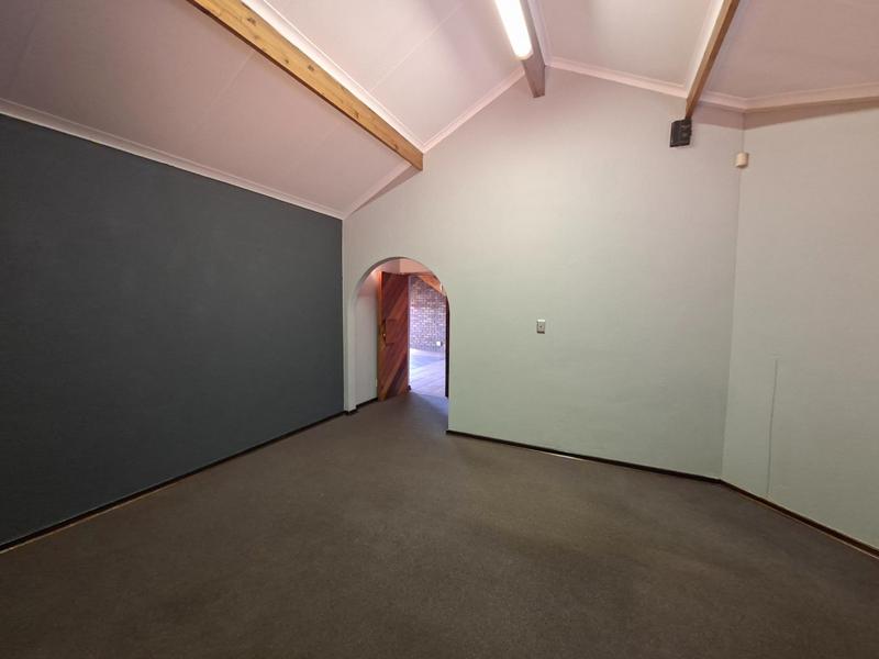 To Let Commercial Property for Rent in Doornkloof Gauteng